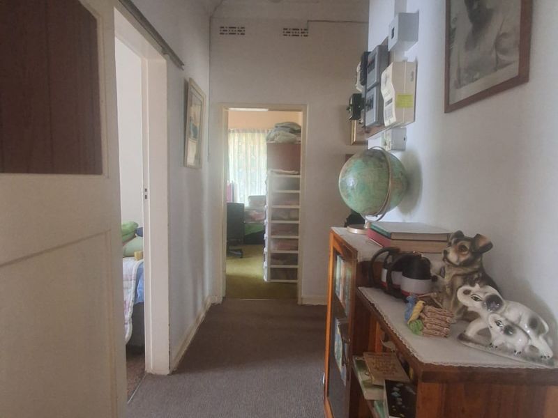 Investment Opportunity in Vereeniging Central, 3 Bedroom Family home with spacious yard and outside - Photo 10