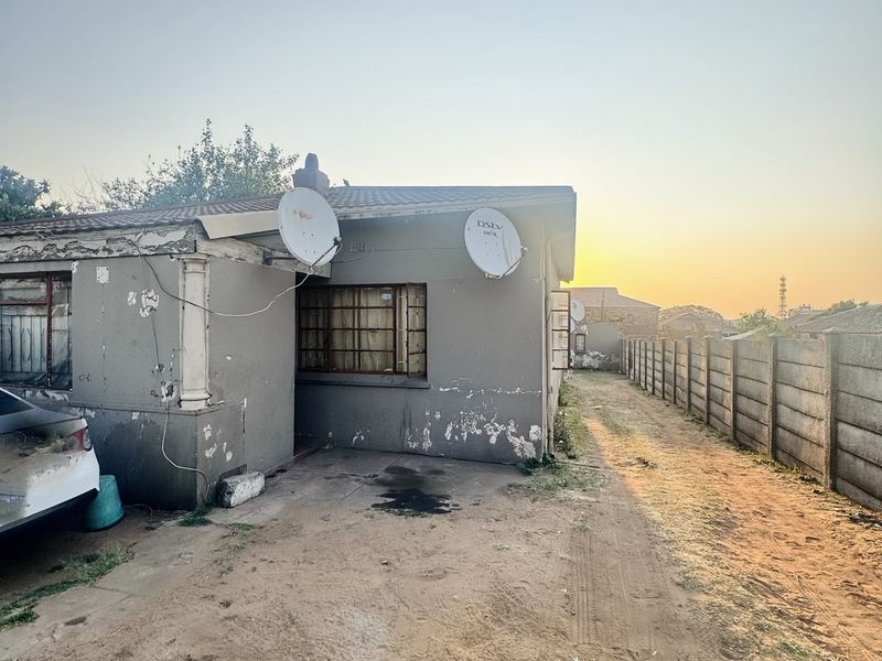 Investment Opportunity | 11-Bedroom Property in Downtown | Prime Location - Photo 3