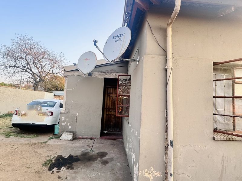 Investment Opportunity | 11-Bedroom Property in Downtown | Prime Location - Photo 4