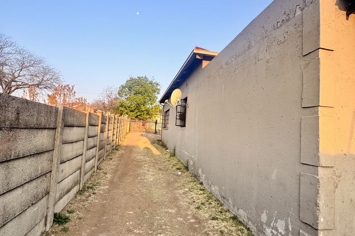 Investment Opportunity | 11-Bedroom Property in Downtown | Prime Location - Photo 5