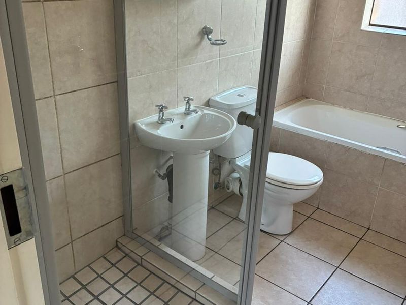 Beautiful 2 bedroom apartment in Sonneveld, Sunset Boulevard - Photo 9