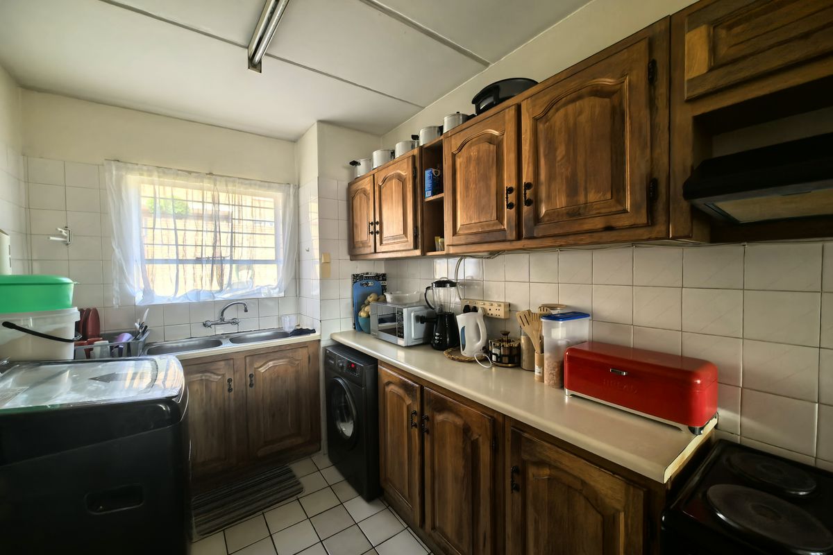 Ground floor delight in Ferndale - Photo 5