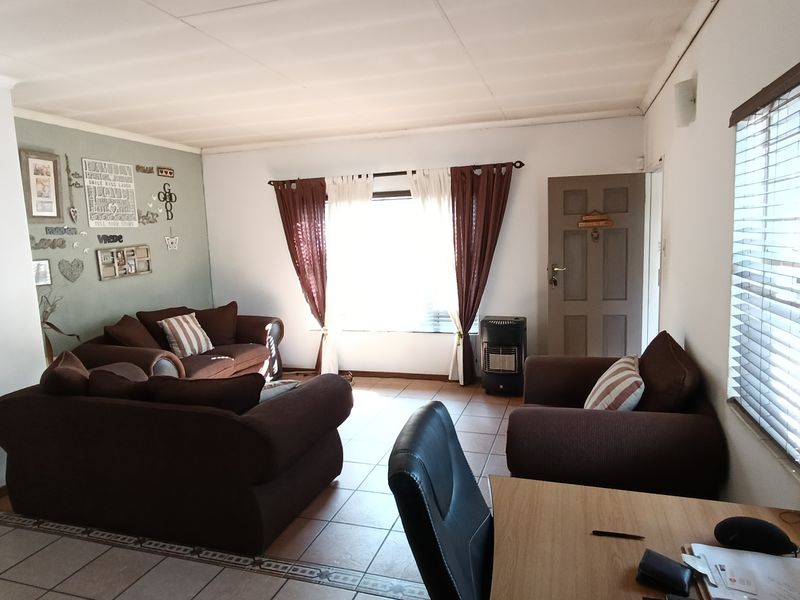 Perfect first time property or a downsizer!! - Photo 4