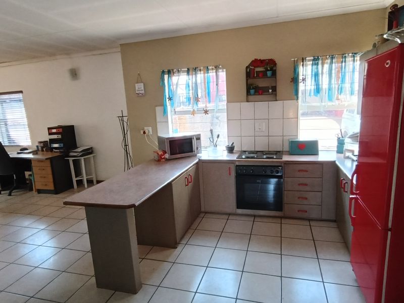 Perfect first time property or a downsizer!! - Photo 7