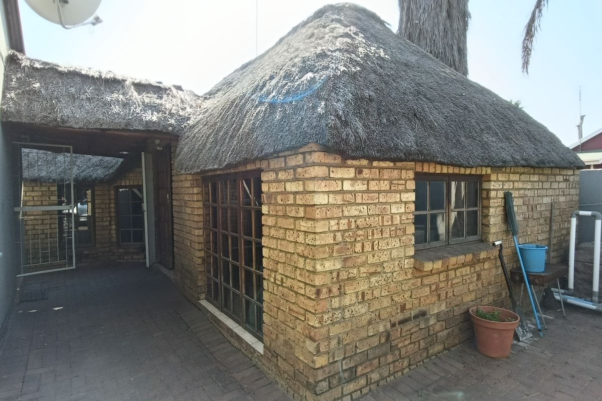 Perfect first time property or a downsizer!! - Photo 3