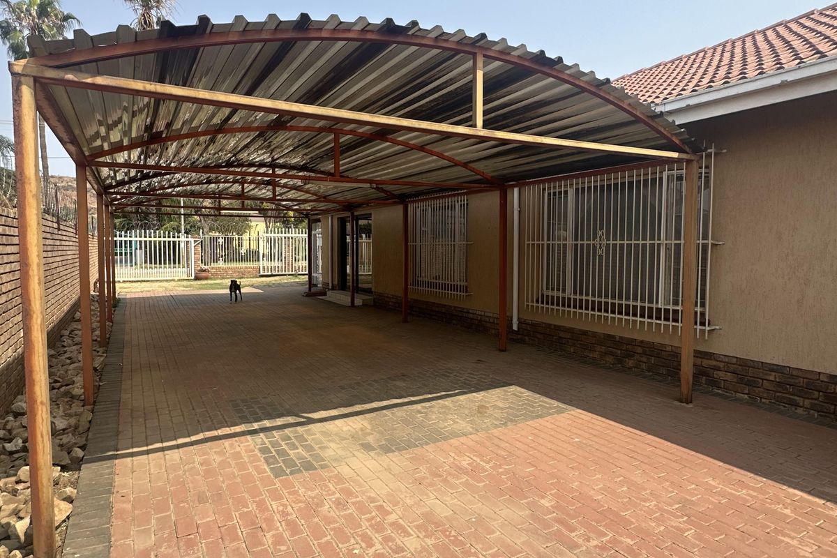 Spacious three (3) bedroom for sale - Photo 4