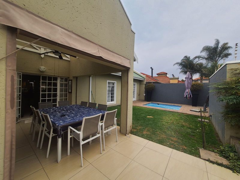 Magnificent Townhouse In The Prime Location Of SW 5 Proper Exclusive Estate - Photo 4