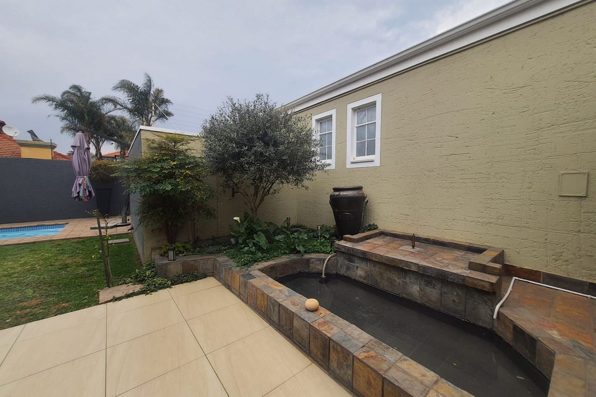 Magnificent Townhouse In The Prime Location Of SW 5 Proper Exclusive Estate - Photo 5