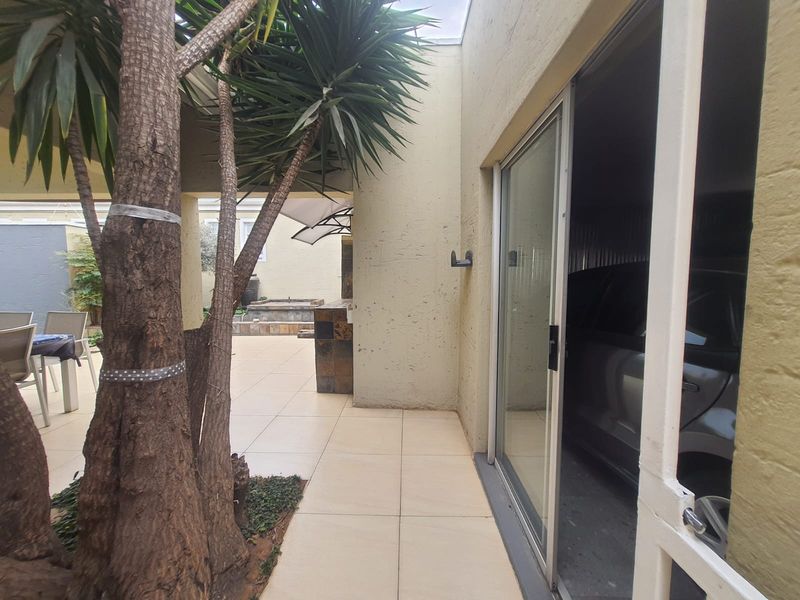 Magnificent Townhouse In The Prime Location Of SW 5 Proper Exclusive Estate - Photo 6