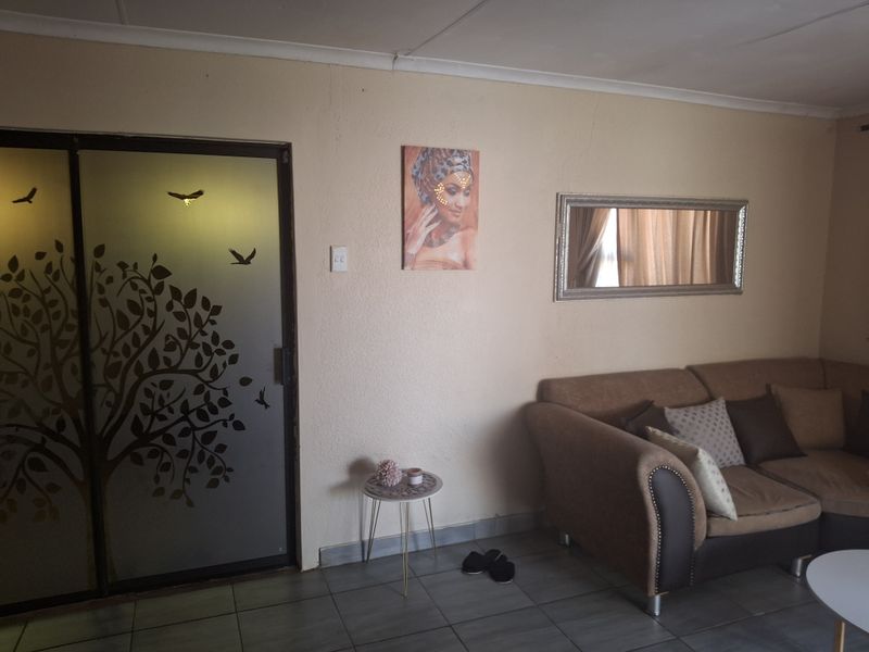 Spacious 3-Bedroom House for Sale in Sky City – Move In Today! - Photo 10