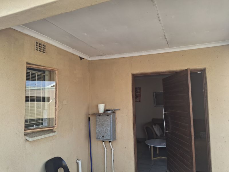 Spacious 3-Bedroom House for Sale in Sky City – Move In Today! - Photo 6