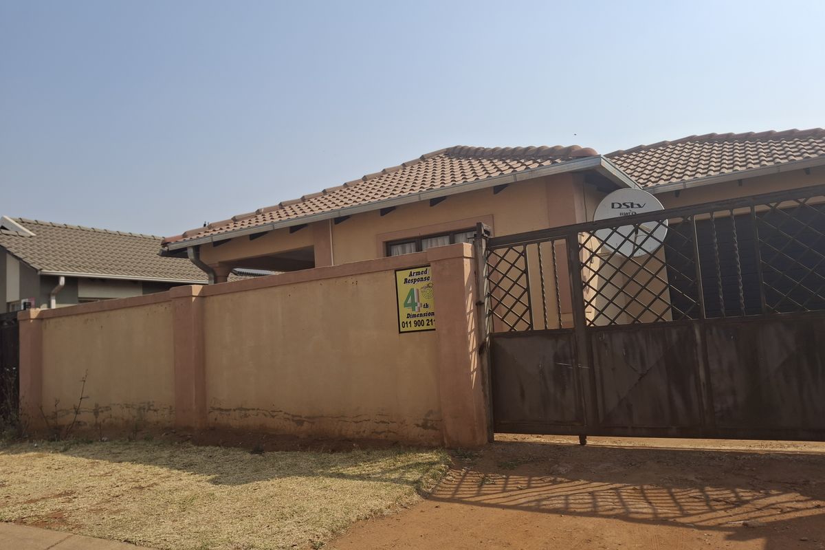 Spacious 3-Bedroom House for Sale in Sky City – Move In Today! - Photo 3