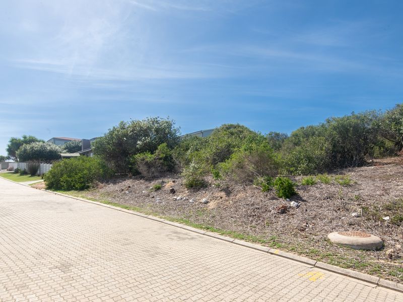 Vacant Land for Sale – Prime Location with Sea & Mountain Views - Photo 8