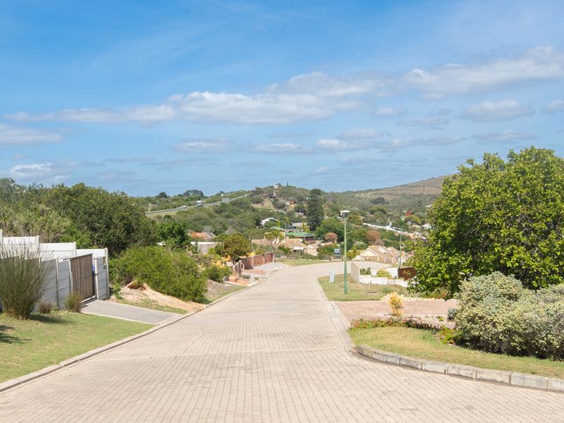 Vacant Land for Sale – Prime Location with Sea & Mountain Views - Photo 9