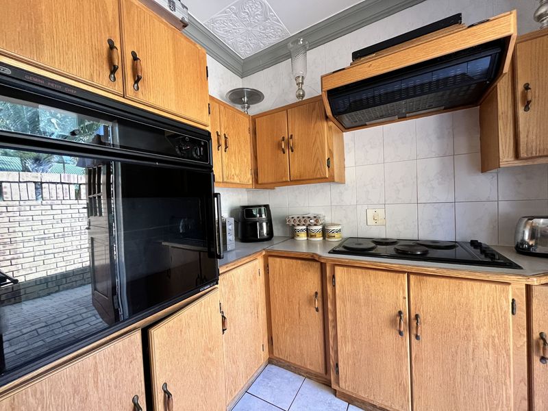 Spacious townhouse with big yard for sale in Bergsig, Bela Bela - Photo 10