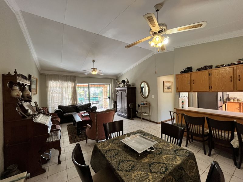 Spacious townhouse with big yard for sale in Bergsig, Bela Bela - Photo 6