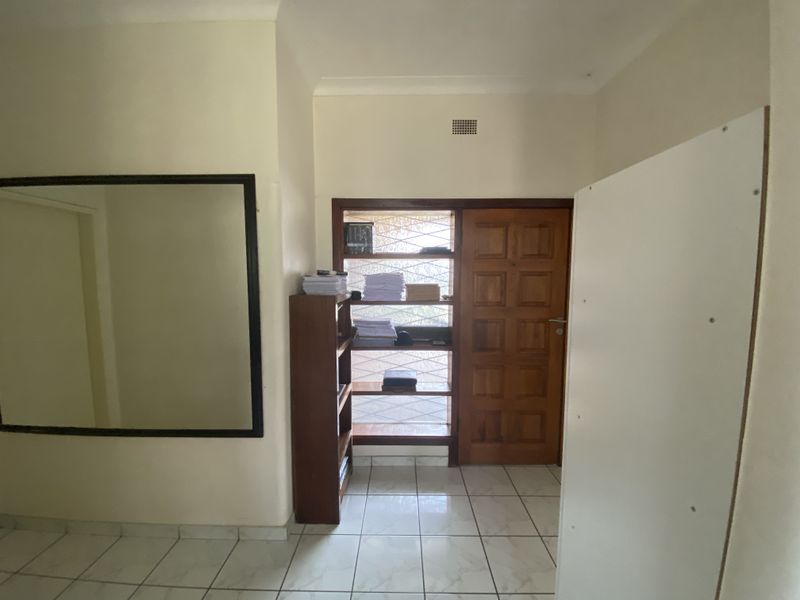 4 Bedroom House For Sale Parkdene - Photo 7