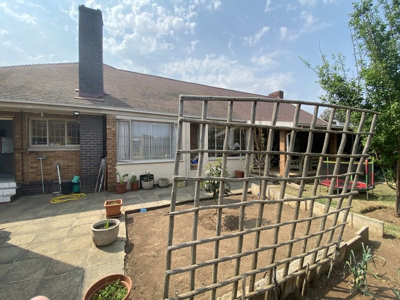 4 Bedroom House For Sale Parkdene - Photo 6