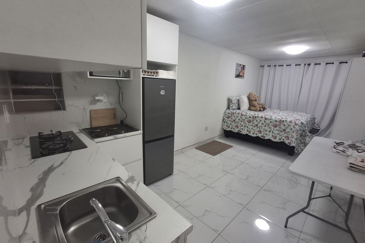 Newly Renovated Bachelor Apartment – Friendship Town, Tembisa - Photo 4