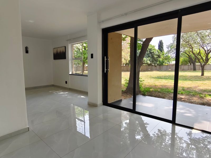 Super modern duplex townhouse in popular and secure complex located in Sasolburg - Photo 9