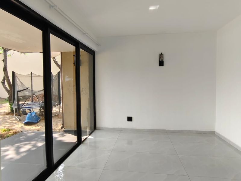 Super modern duplex townhouse in popular and secure complex located in Sasolburg - Photo 7