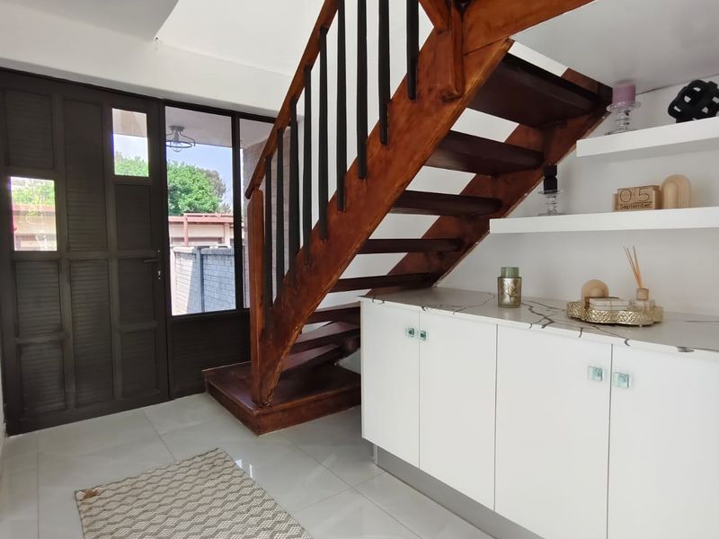 Super modern duplex townhouse in popular and secure complex located in Sasolburg - Photo 3