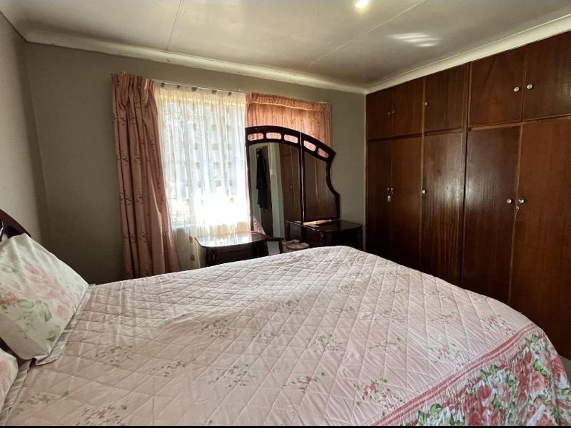 Spacious Family Home with Endless Potential - Photo 9