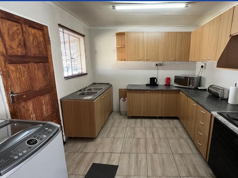 Spacious Family Home with Endless Potential - Photo 3