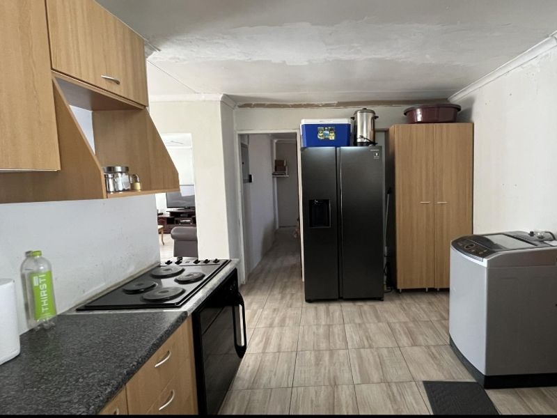 Spacious Family Home with Endless Potential - Photo 2