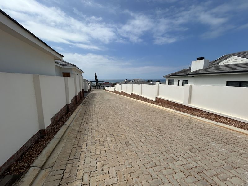 🏡 Prime Vacant Stand in Prestigious Jeffreys Bay Estate - Photo 6