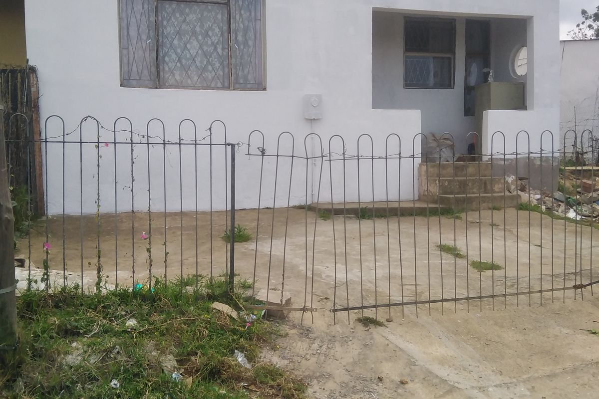 Solid Semi-Detached Stunner - Photo 3