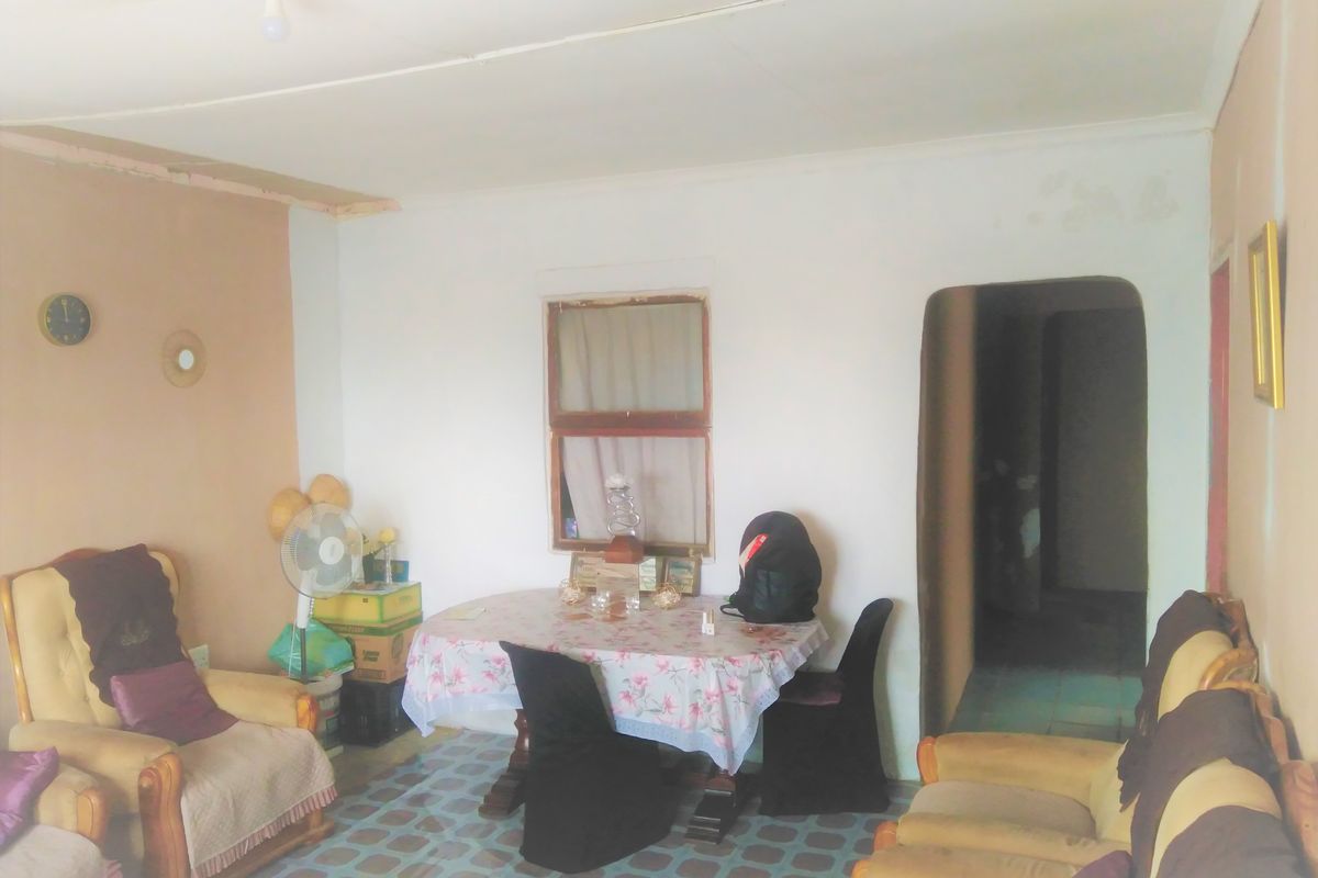 Solid Semi-Detached Stunner - Photo 4