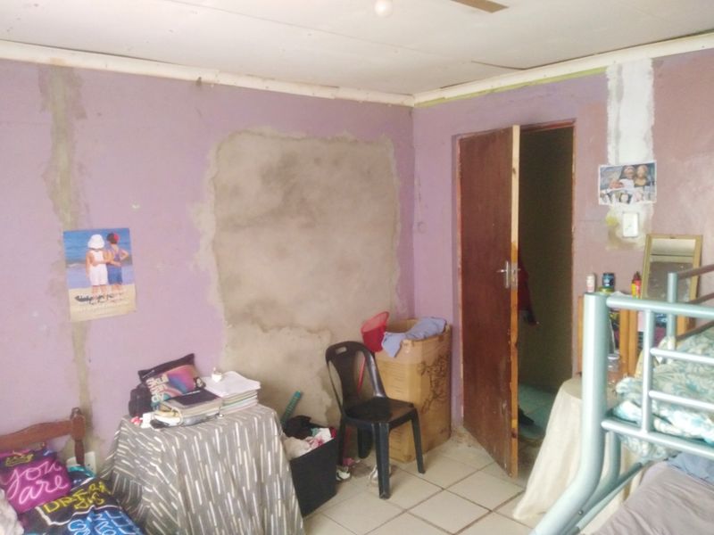 Solid Semi-Detached Stunner - Photo 6