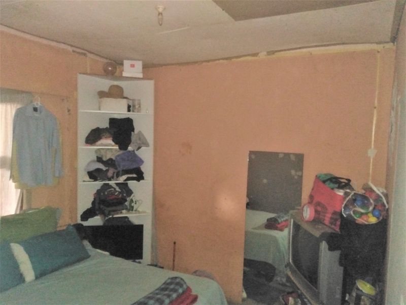 Solid Semi-Detached Stunner - Photo 8