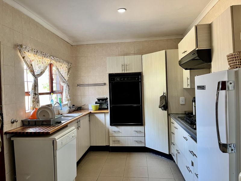 Tranquil Bushveld Living in Secure Gated Estate – Bela Bela - Photo 9