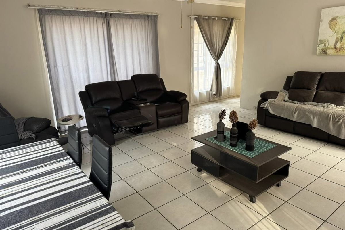 Beautiful house with flat located walking distance to Sasol Firm and Sasol College!! - Photo 3