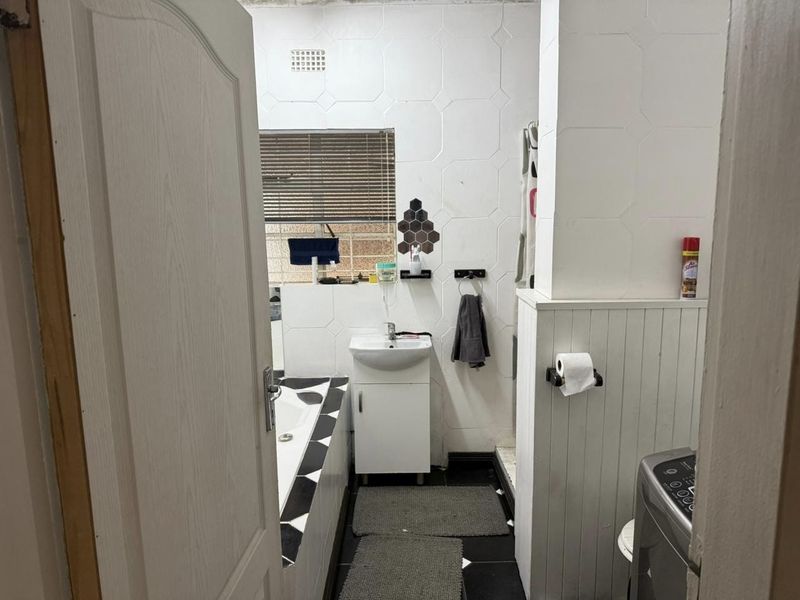 Beautiful house with flat located walking distance to Sasol Firm and Sasol College!! - Photo 6