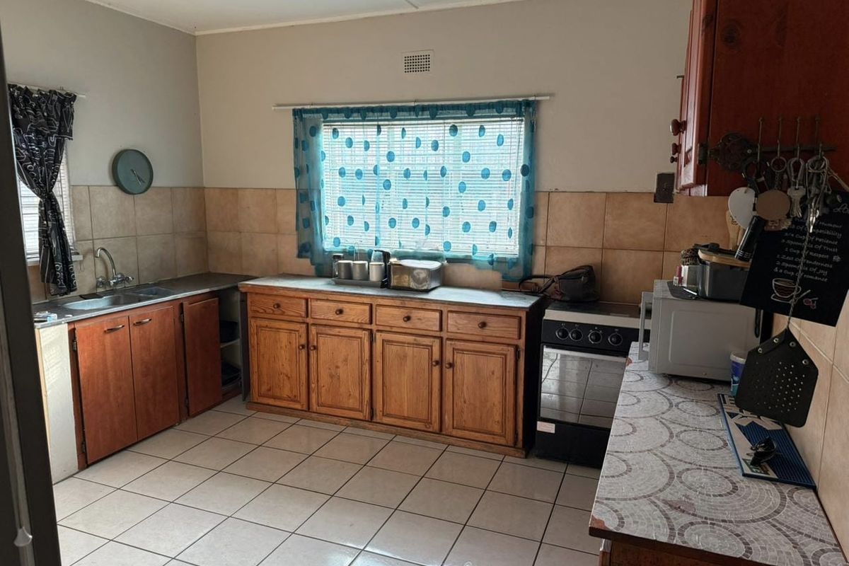 Beautiful house with flat located walking distance to Sasol Firm and Sasol College!! - Photo 5