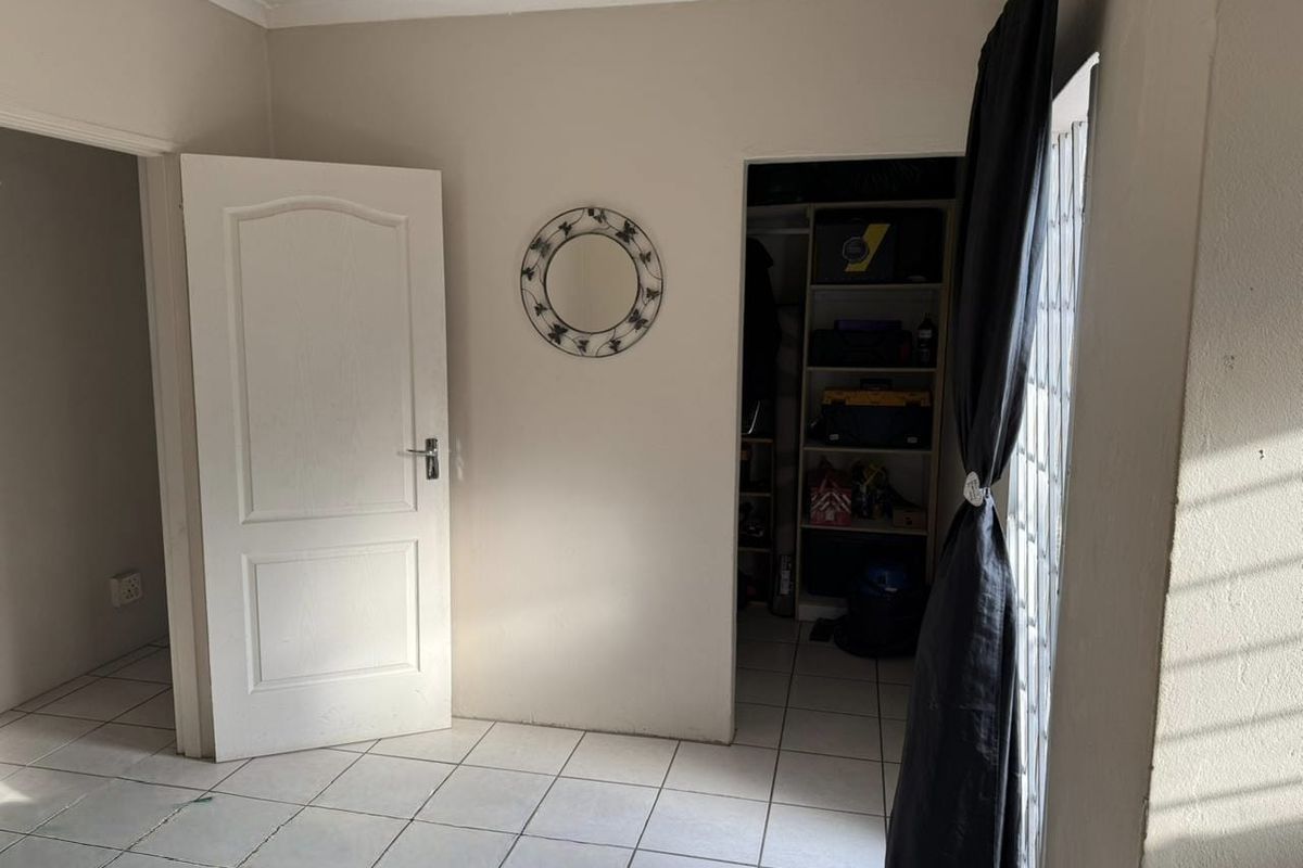 Beautiful house with flat located walking distance to Sasol Firm and Sasol College!! - Photo 4