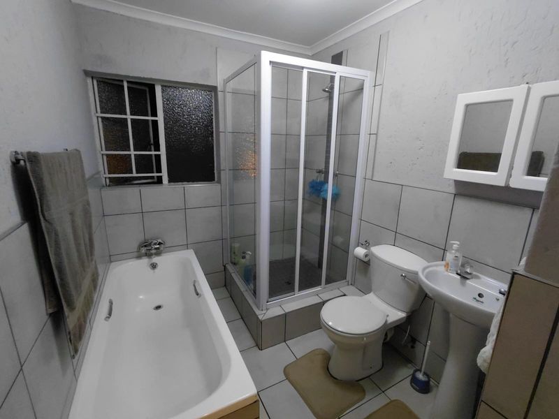 Exciting new listing in Kenleaf!! - Photo 6