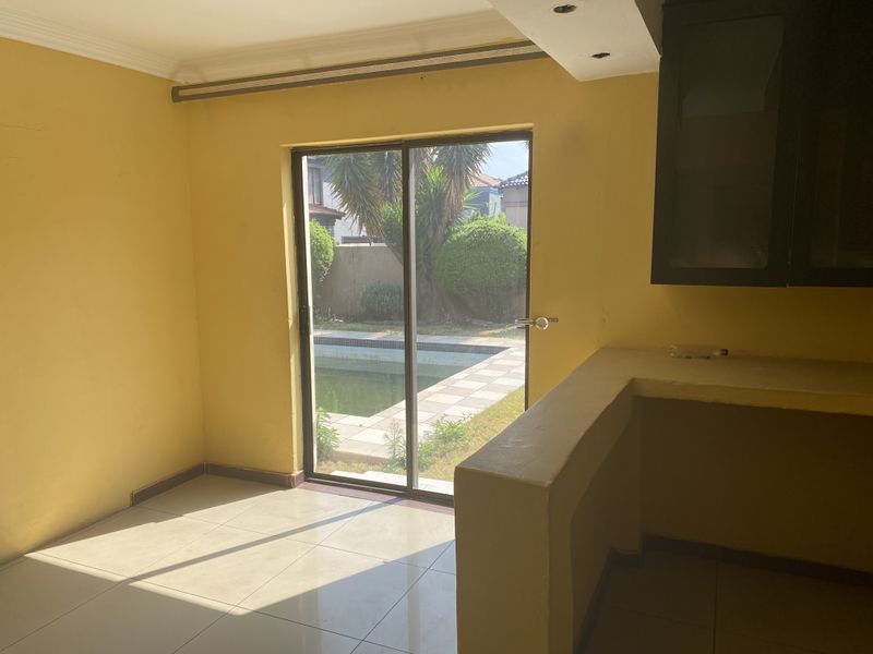 6 Bedroom House For Sale In Sonneveld - Photo 10