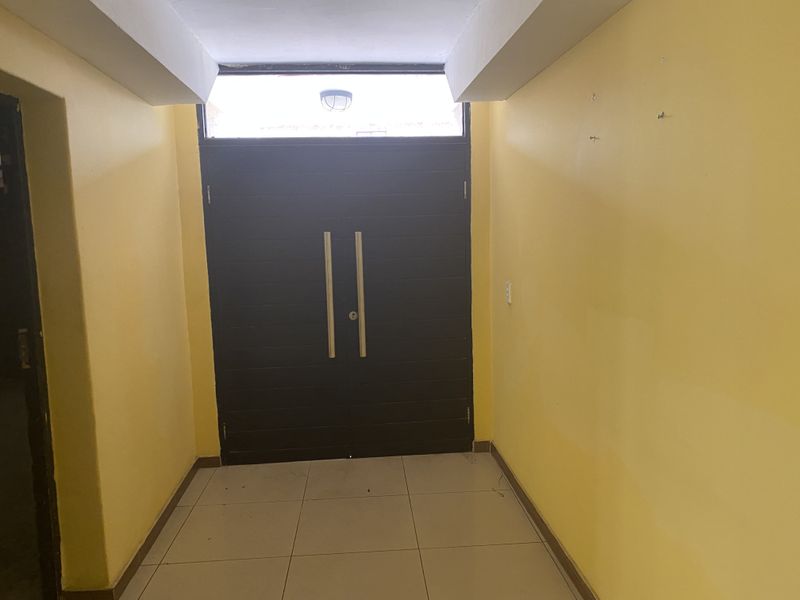 6 Bedroom House For Sale In Sonneveld - Photo 9