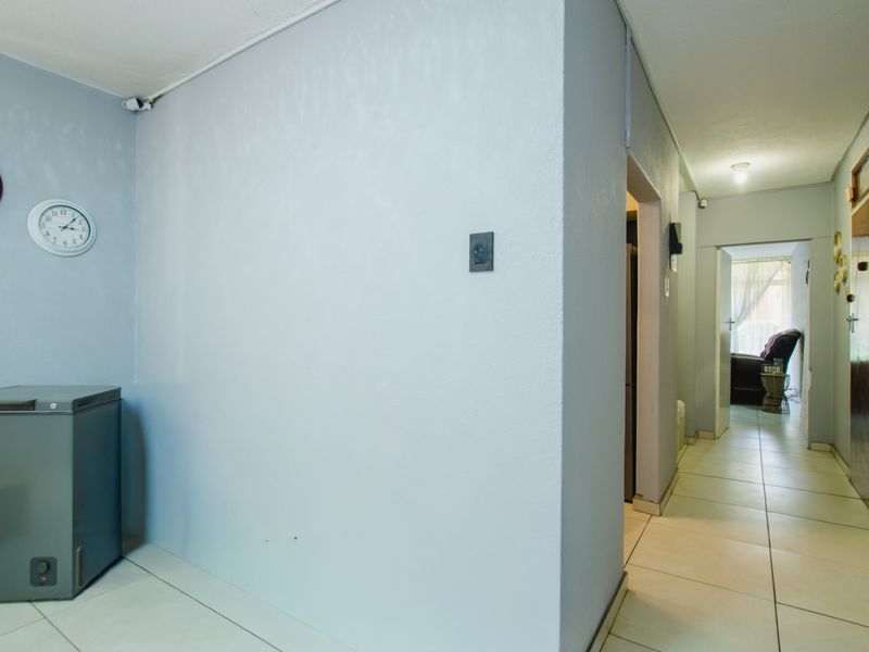 Modern 2-Bedroom Apartment for Sale in Heidelberg Central - Photo 4