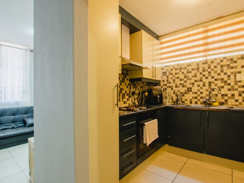 Modern 2-Bedroom Apartment for Sale in Heidelberg Central - Photo 5