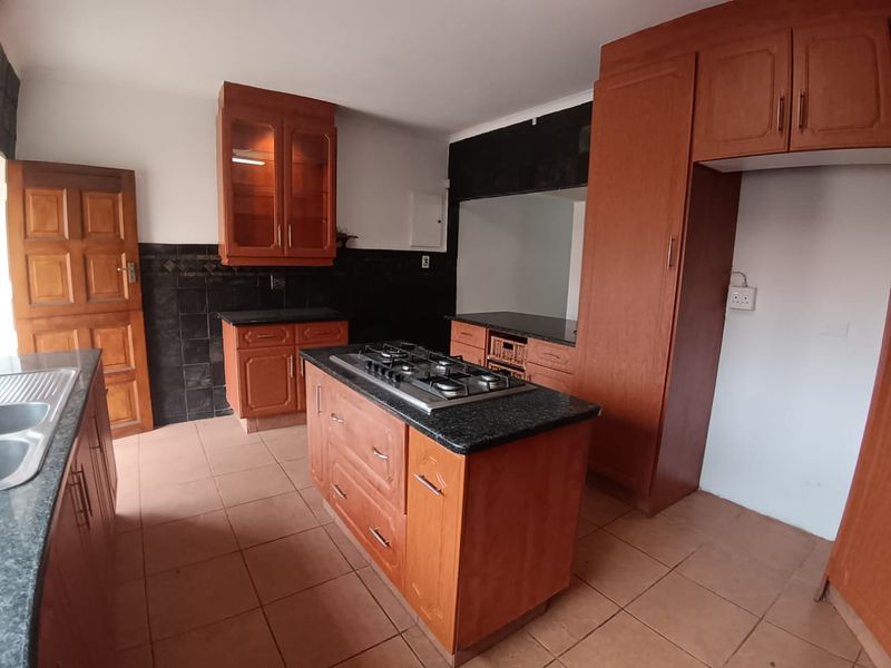 Spacious 4-Bedroom Home in Prime Location - Photo 5