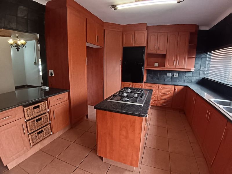 Spacious 4-Bedroom Home in Prime Location - Photo 2