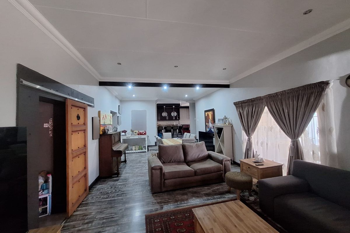 Modern Family Haven in Old Aerorand with 2x 1Bedroom flats - Photo 5