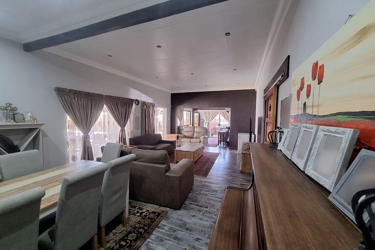 Modern Family Haven in Old Aerorand with 2x 1Bedroom flats - Photo 4