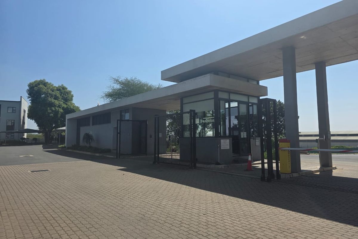 Modern 2-Bedroom Apartment with Lifestyle Amenities in the Heart of Ballito - Photo 2