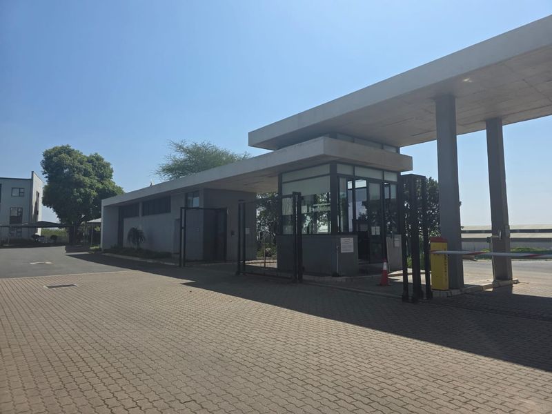 Modern 2-Bedroom Apartment with Lifestyle Amenities in the Heart of Ballito - Photo 2